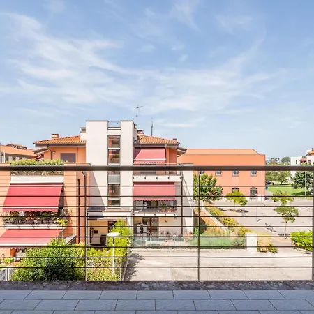 Graces House アパート