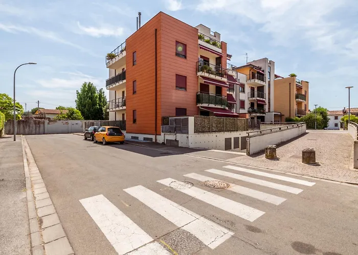 Graces House アパート ピサ